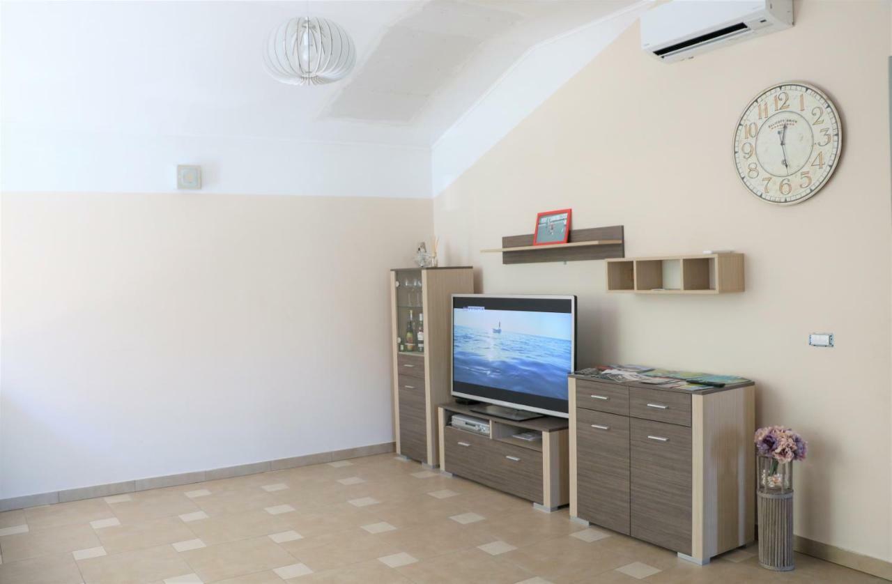 Apartment Olivia Ciginj Экстерьер фото